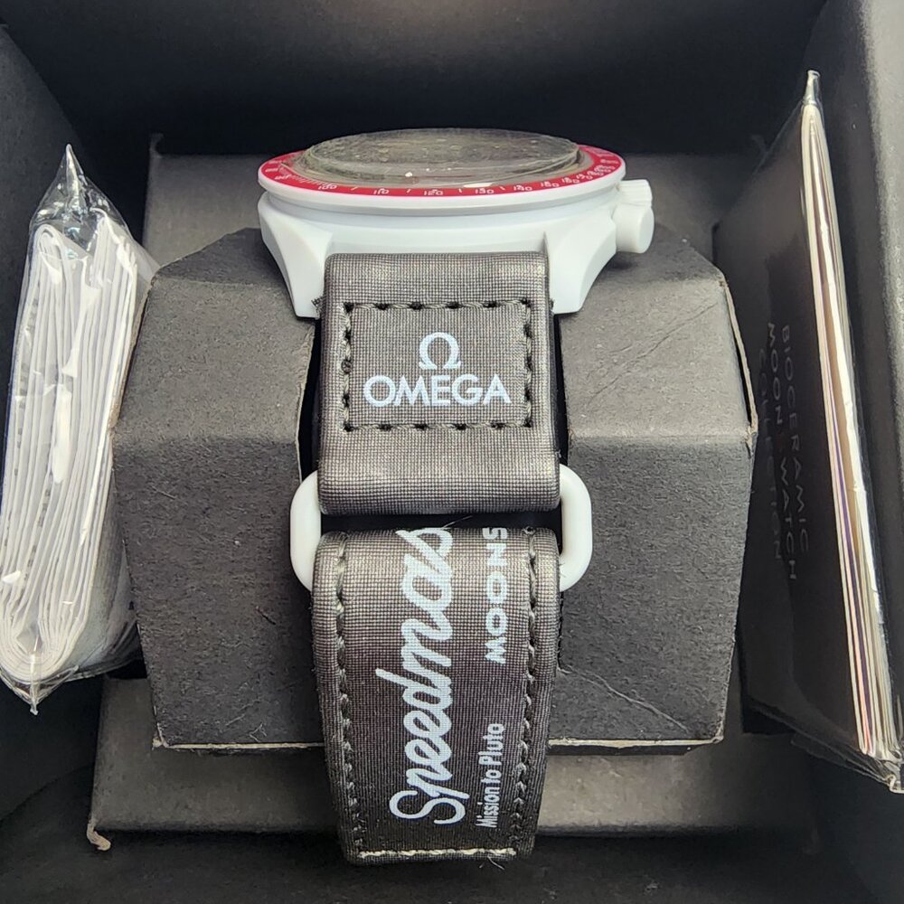 Swatch X Omega Bioceramic Moonswatch Mission To The PLUTO - Picture 7 of 8